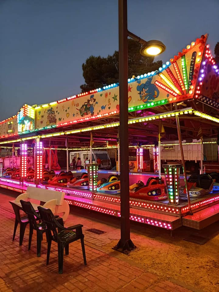 Pista de coches de choque infantiles - 1