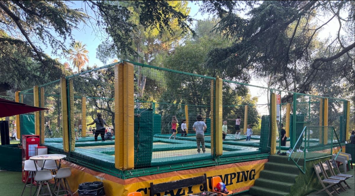 Trampoline professionnel 8 pistes – Déstockage – 4 000 €