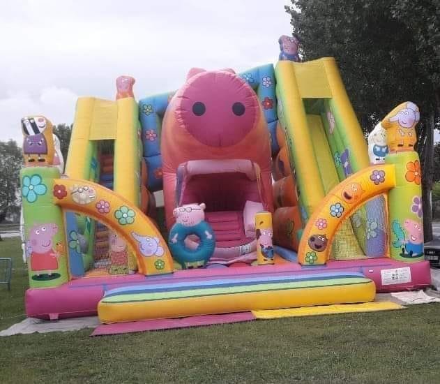 Hinchable con ruta, remolque y taquilla