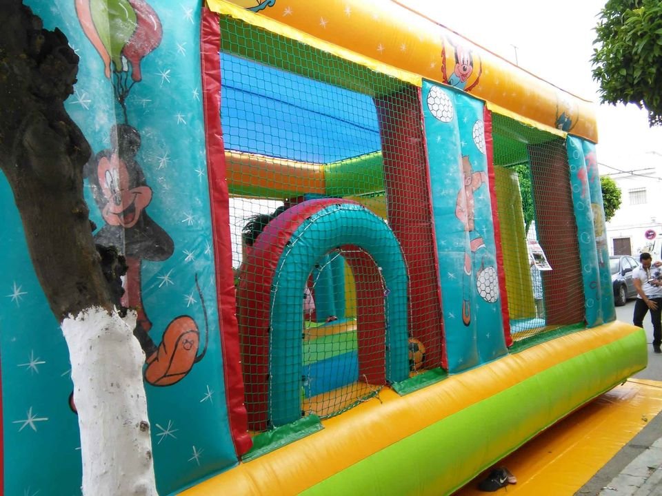 Se vende castillo hinchable 5*7