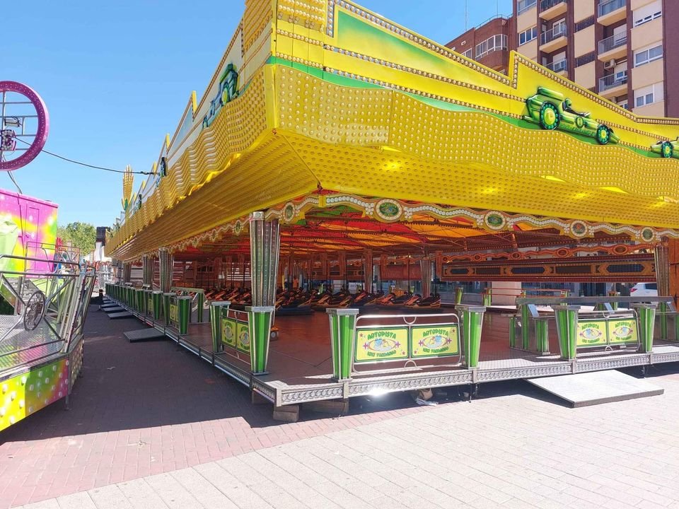 Fachada para pista recien pintada