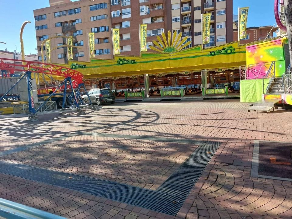 Fachada para pista recien pintada