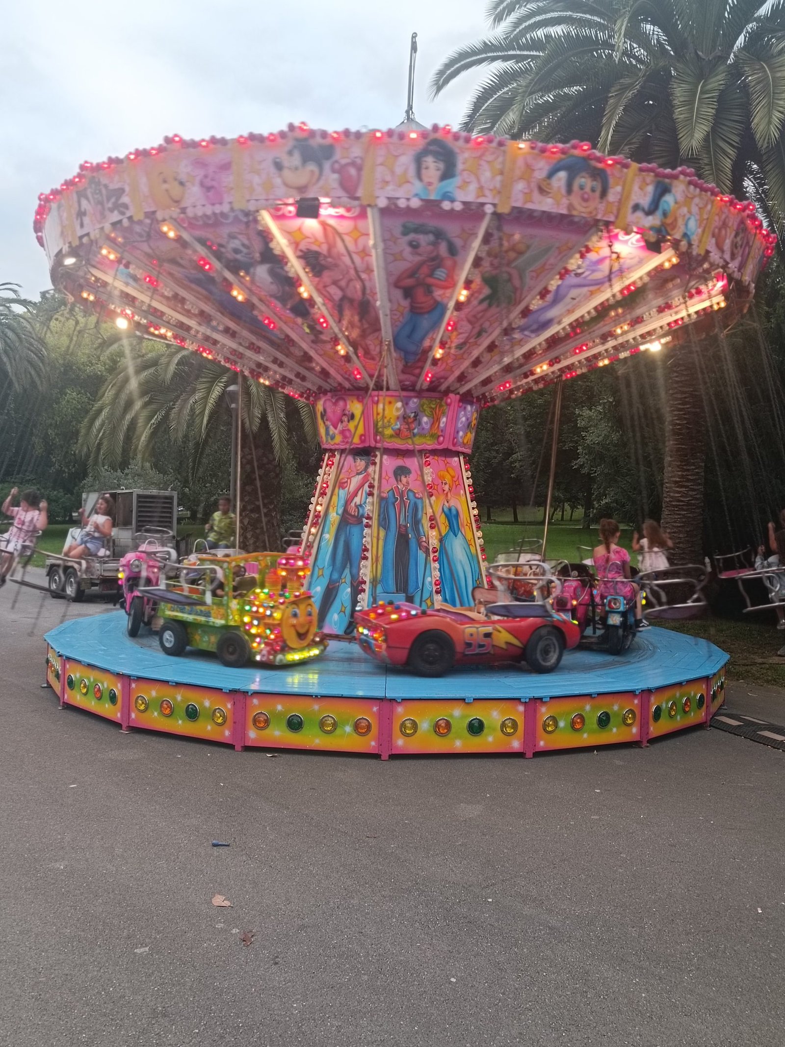 Baby de cadenas con ruta