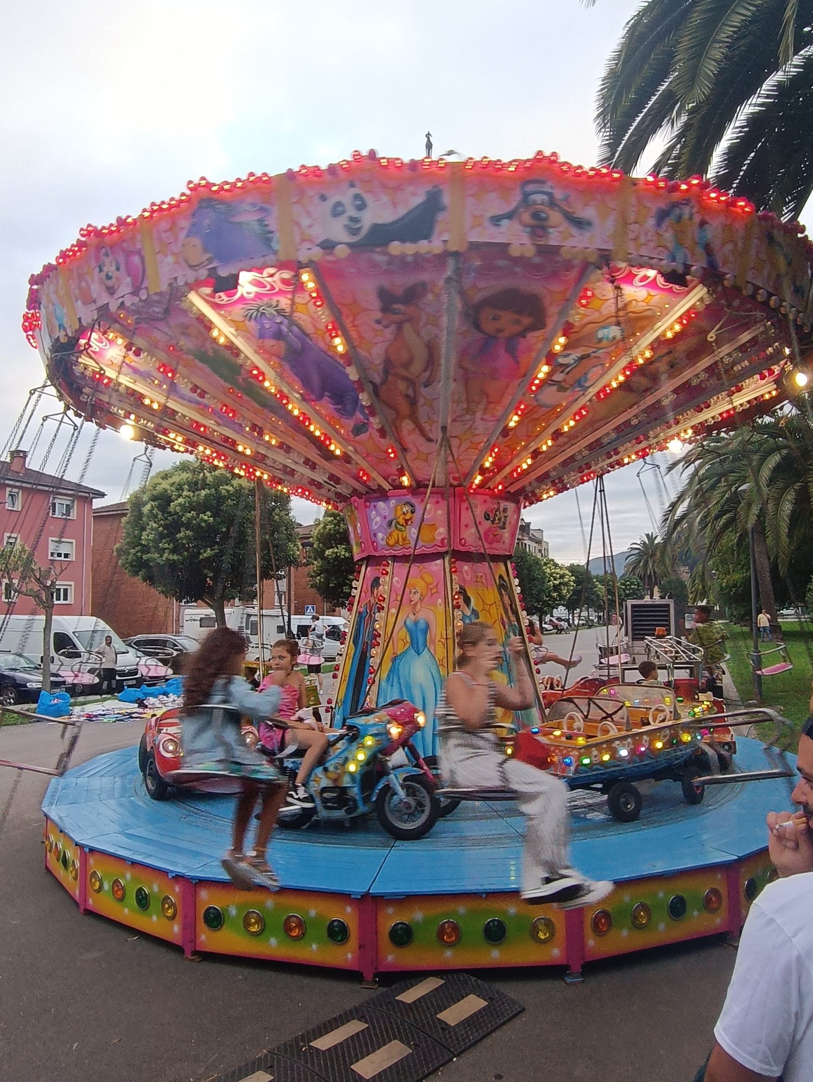 Baby de cadenas con ruta