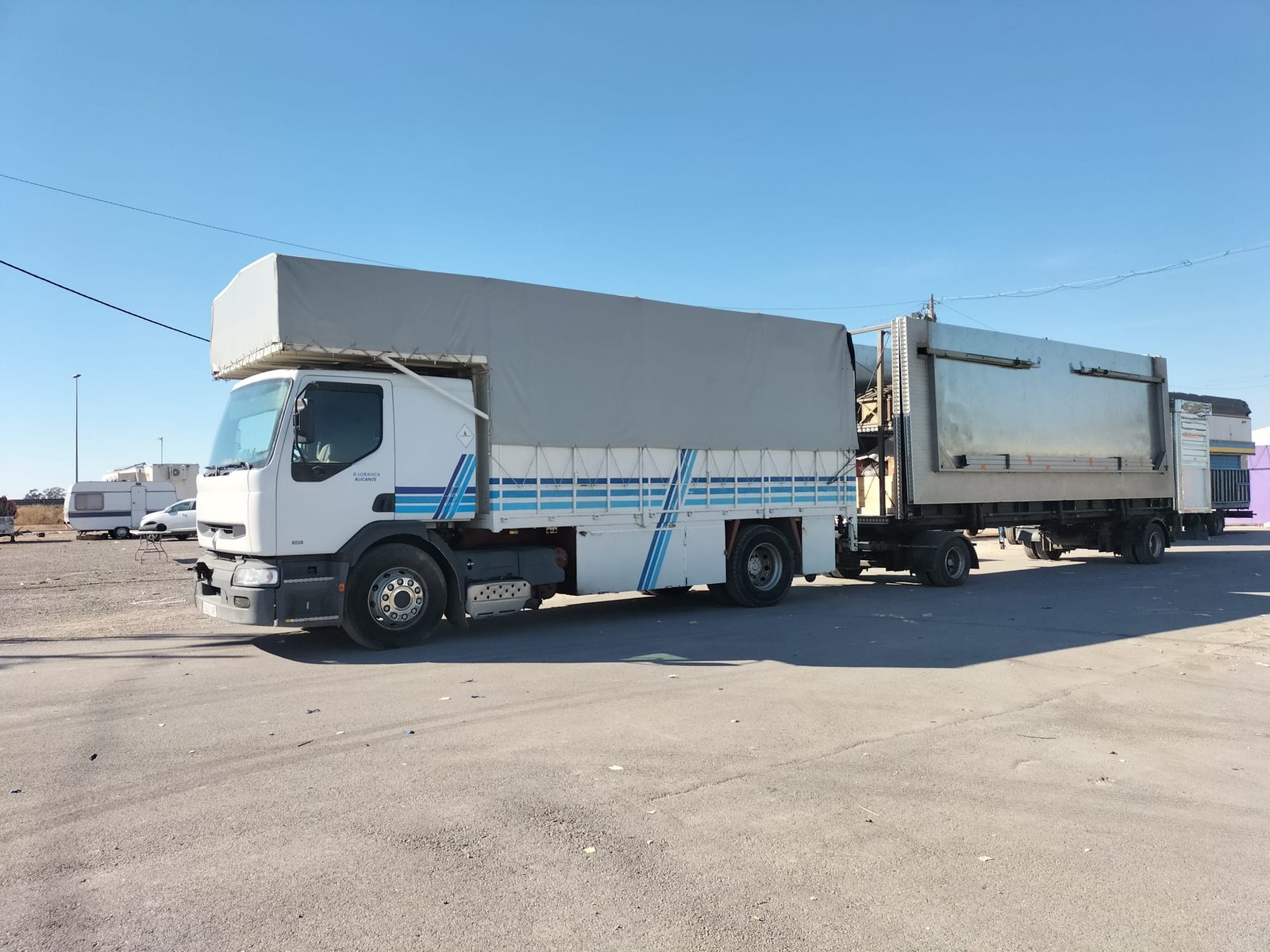 🏁🏎*Se vende pista infantil de coches con camión y ruta por jubilación*🏎🏁