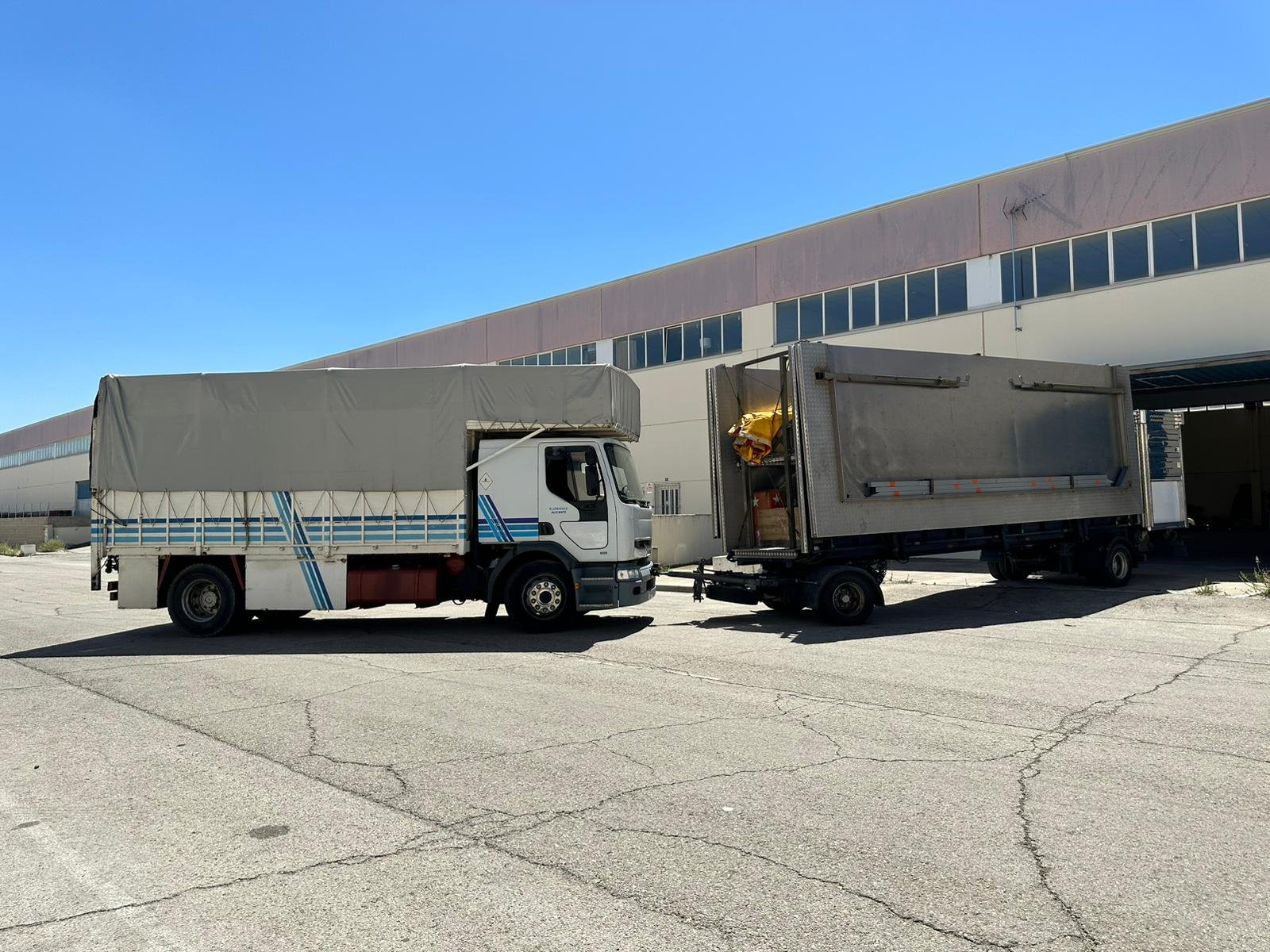 🏁🏎*Se vende pista infantil de coches con camión y ruta por jubilación*🏎🏁