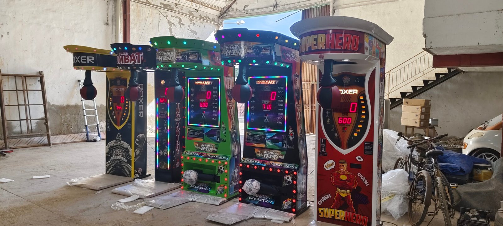 Maquinas de boxeo y patada punching y kickboxer polacas