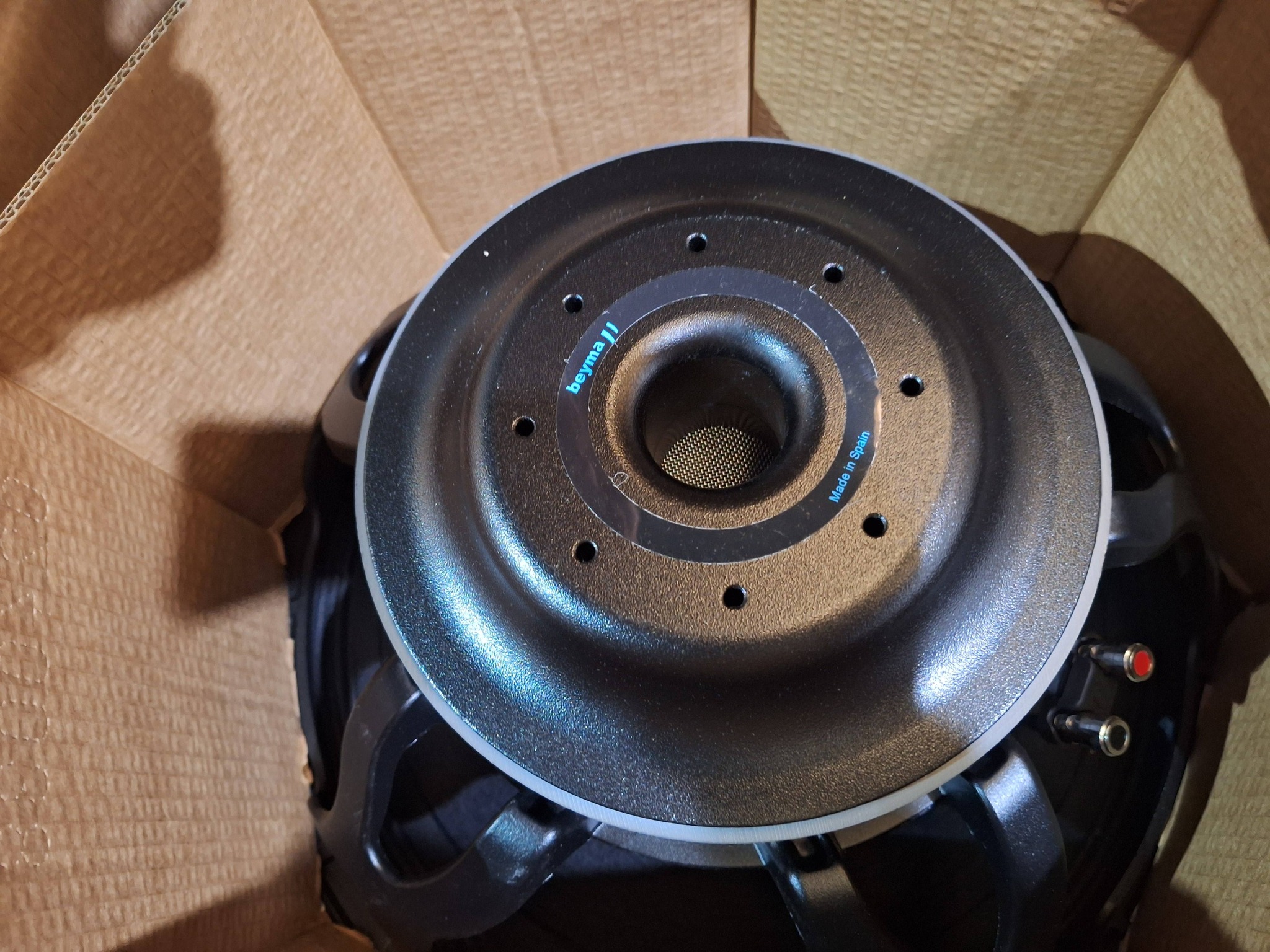 Reparación de Equipos de Sonido y Suministro de Componentes de Altavoz