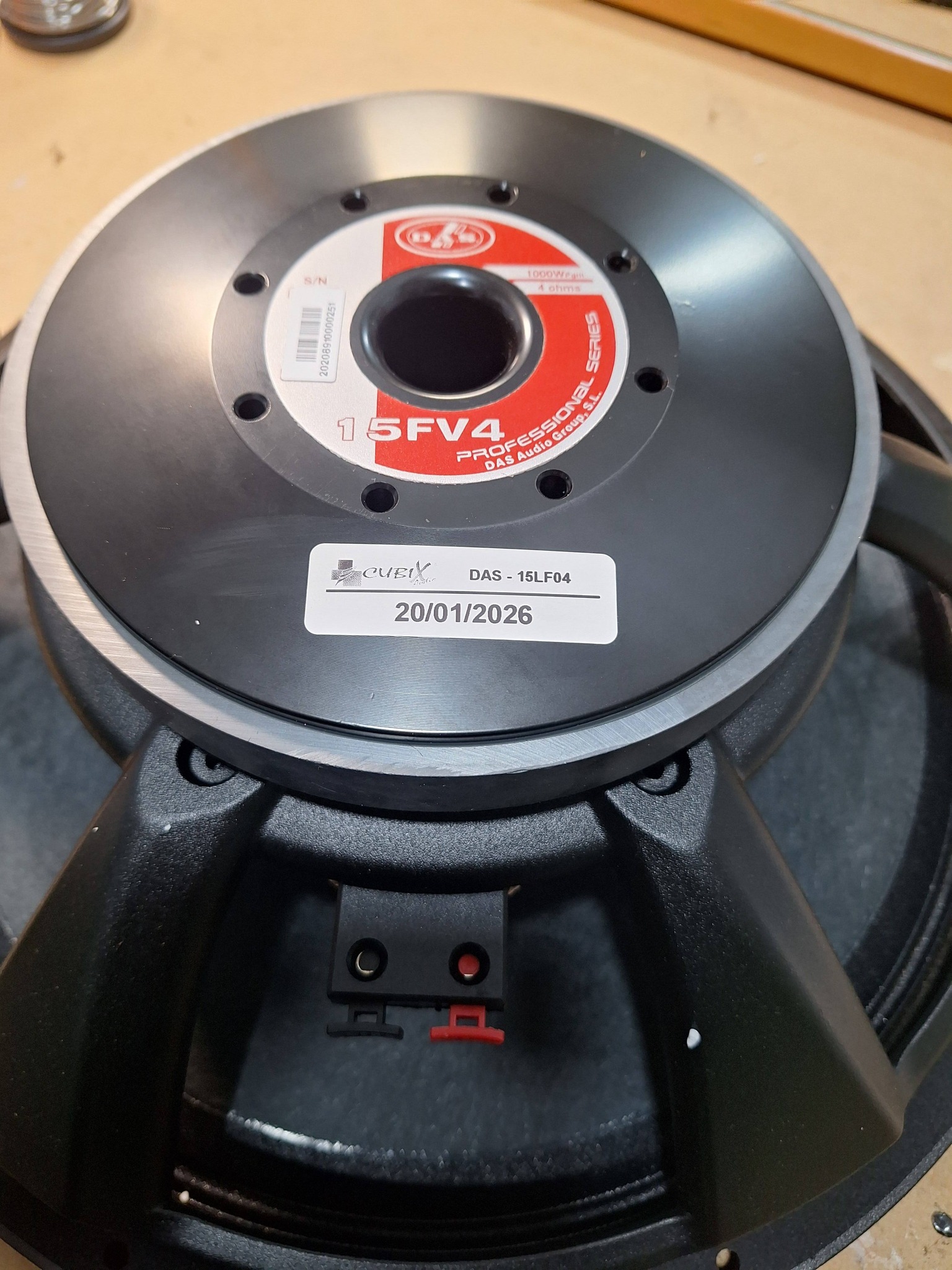 Reparación de Equipos de Sonido y Suministro de Componentes de Altavoz