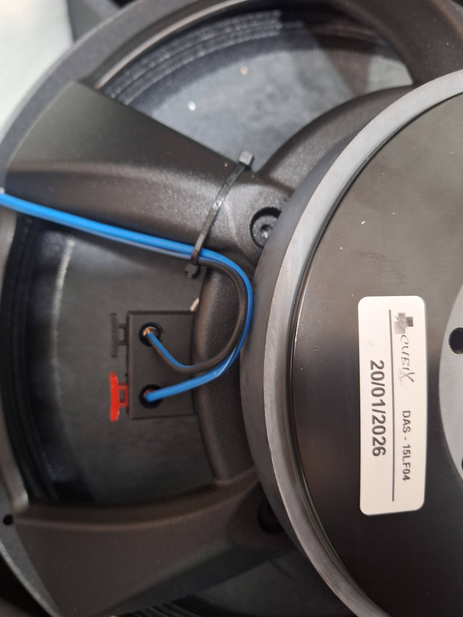 Reparación de Equipos de Sonido y Suministro de Componentes de Altavoz